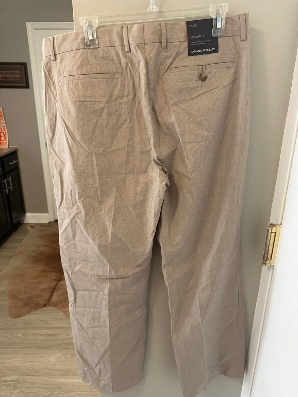 $80 NWT Banana Republic Modern Fit Pants – Men’s 35x30 100% cotton khaki/tan